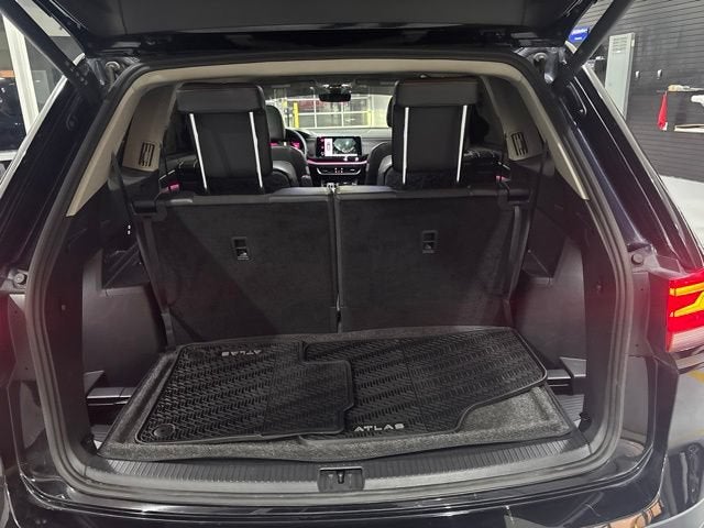 2024 Volkswagen Atlas 2.0T Peak Edition SEL