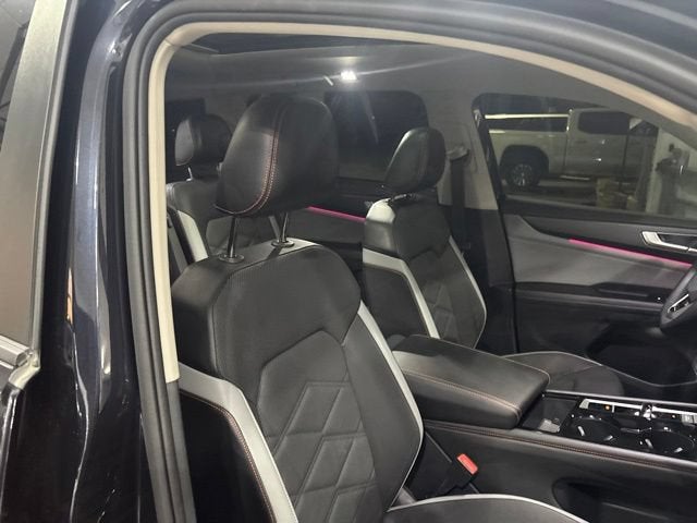2024 Volkswagen Atlas 2.0T Peak Edition SEL