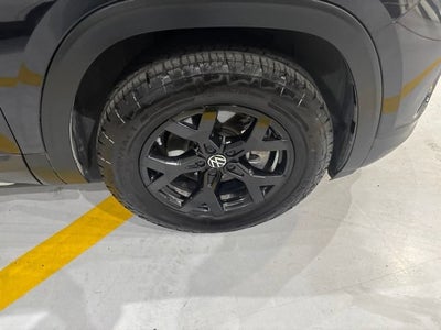 2024 Volkswagen Atlas 2.0T Peak Edition SEL