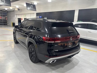 2024 Volkswagen Atlas 2.0T Peak Edition SEL