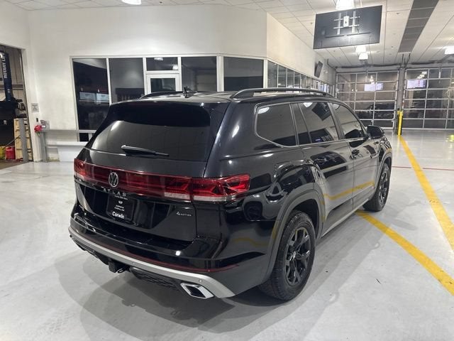 2024 Volkswagen Atlas 2.0T Peak Edition SEL