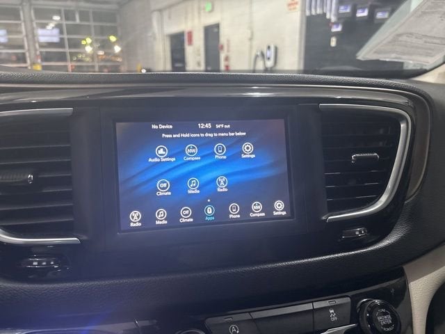 2021 Chrysler Voyager LXI