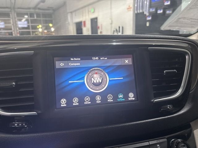 2021 Chrysler Voyager LXI