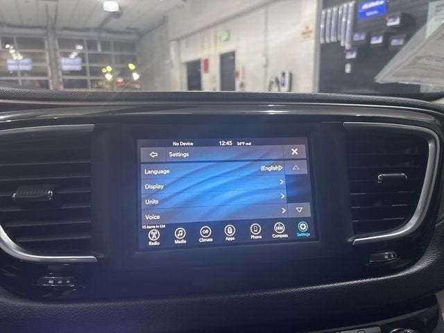 2021 Chrysler Voyager LXI