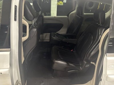 2021 Chrysler Voyager LXI