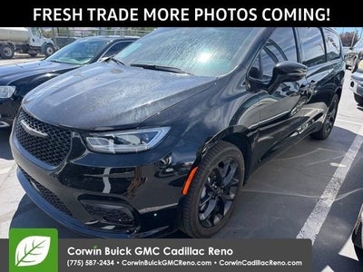 2026 Chrysler Pacifica Select AWD