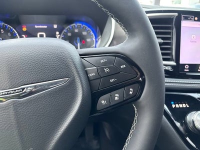 2026 Chrysler Pacifica Select AWD