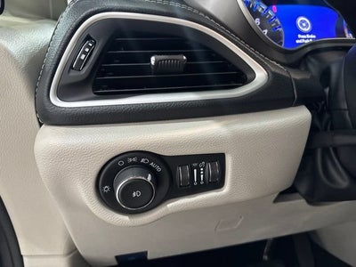 2023 Chrysler Pacifica Touring L AWD