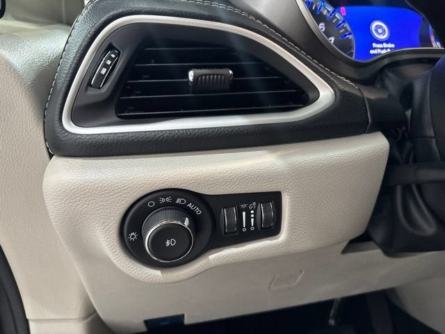 2023 Chrysler Pacifica Touring L AWD