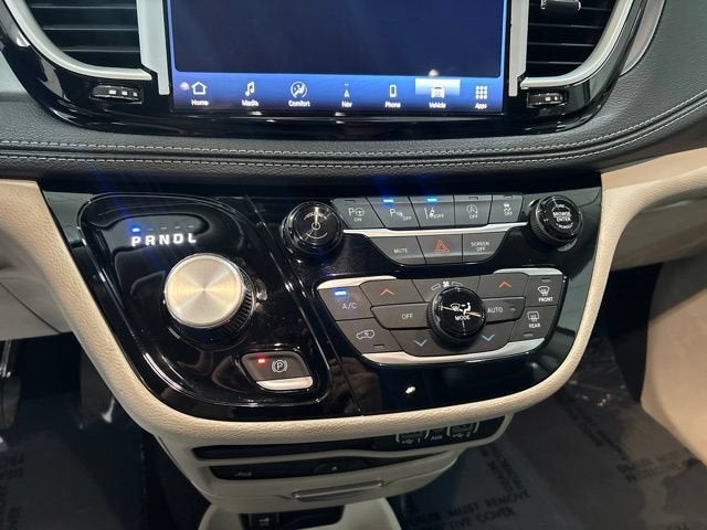 2023 Chrysler Pacifica Touring L AWD