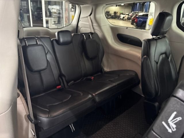 2023 Chrysler Pacifica Touring L AWD