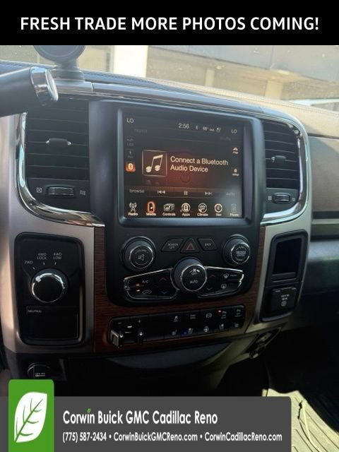 2017 RAM 3500 Laramie Crew Cab 4x4 8' Box
