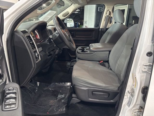2017 RAM 2500 Tradesman Crew Cab 4x4 6'4" Box
