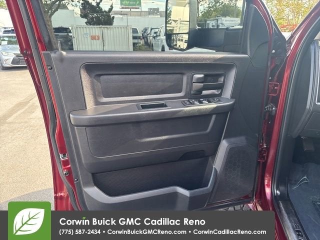 2017 RAM 2500 Tradesman Crew Cab 4x4 6'4" Box