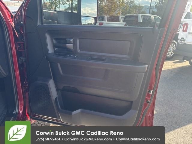 2017 RAM 2500 Tradesman Crew Cab 4x4 6'4" Box