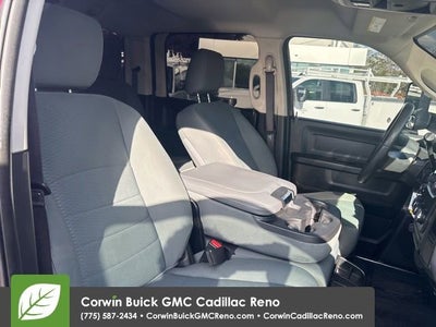 2017 RAM 2500 Tradesman Crew Cab 4x4 6'4" Box