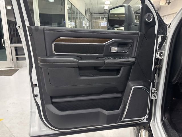 2024 RAM 2500 Laramie Crew Cab 4x4 6'4" Box