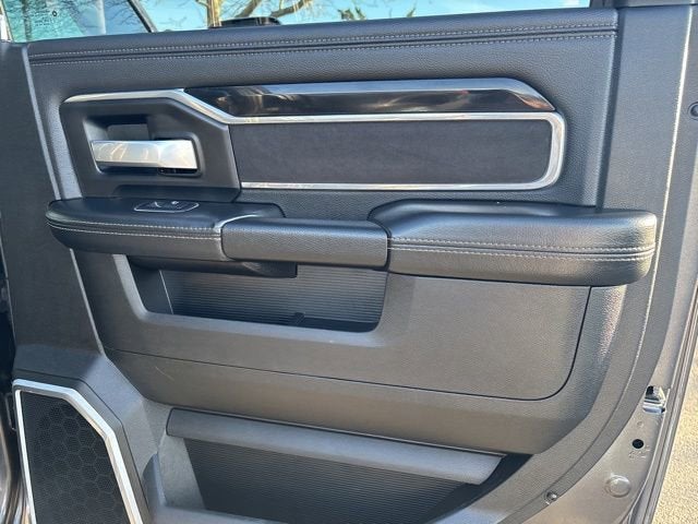 2022 RAM 2500 Laramie Crew Cab 4x4 6'4" Box