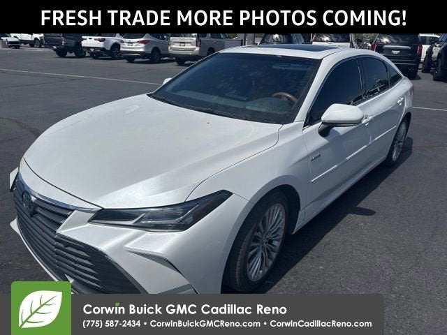 2019 Toyota Avalon Limited Hybrid's photo