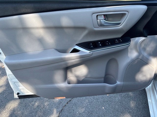 2016 Toyota Camry Hybrid SE