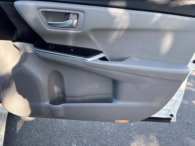 2016 Toyota Camry Hybrid SE