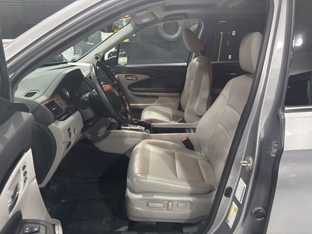 2021 Honda Pilot AWD Touring 8 Passenger