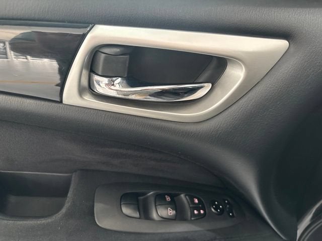 2014 Nissan Pathfinder SV