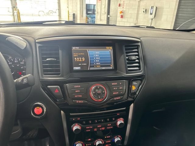 2014 Nissan Pathfinder SV
