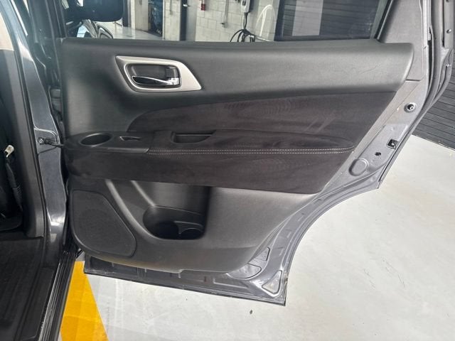 2014 Nissan Pathfinder SV