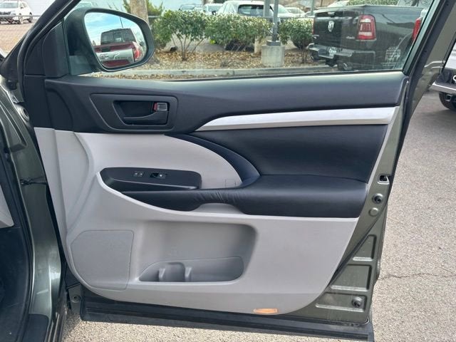 2015 Toyota Highlander LE