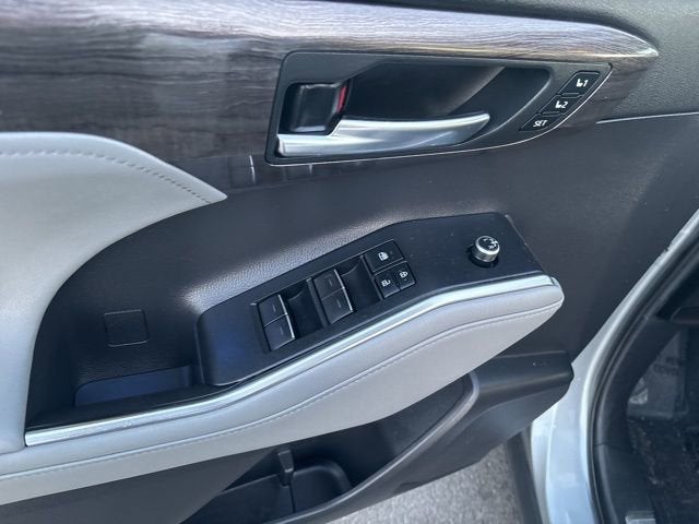 2020 Toyota Highlander Platinum