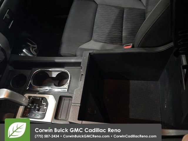 2017 Toyota Tundra SR5 5.7L V8