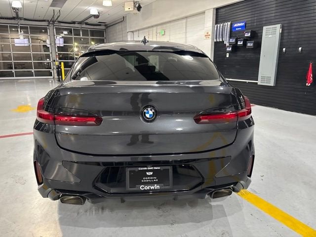 2025 BMW X4 xDrive30i