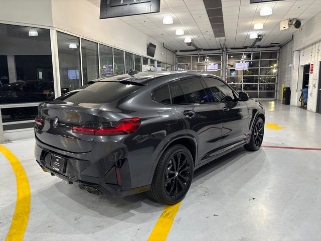 2025 BMW X4 xDrive30i