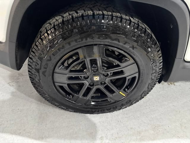 2023 RIVIAN R1T Adventure