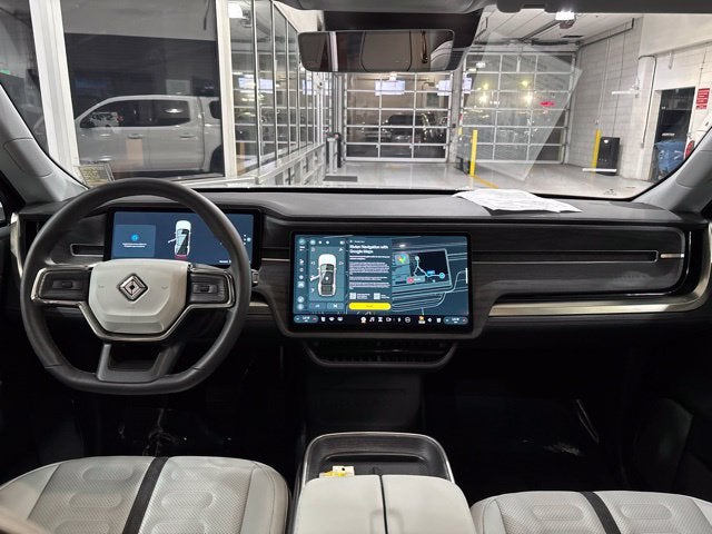 2025 RIVIAN R1S Adventure