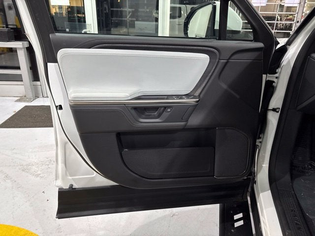 2025 RIVIAN R1S Adventure
