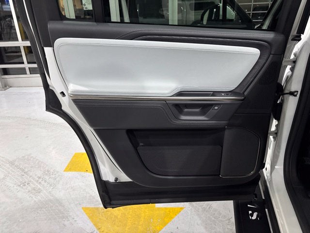 2025 RIVIAN R1S Adventure