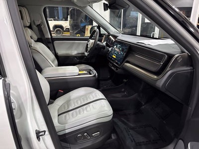 2025 RIVIAN R1S Adventure
