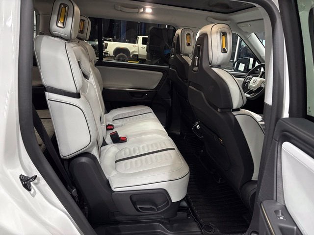 2025 RIVIAN R1S Adventure