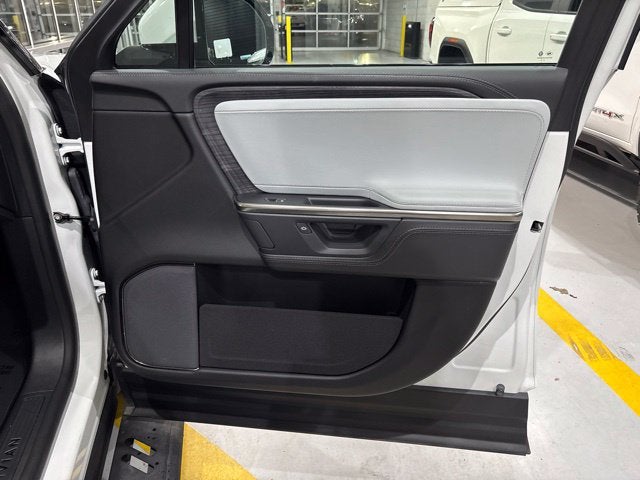 2025 RIVIAN R1S Adventure