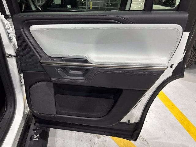 2025 RIVIAN R1S Adventure
