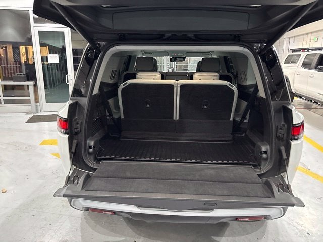 2025 RIVIAN R1S Adventure