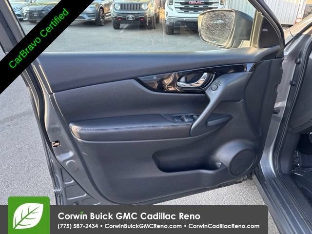 2022 Nissan Rogue Sport SL AWD Xtronic CVT