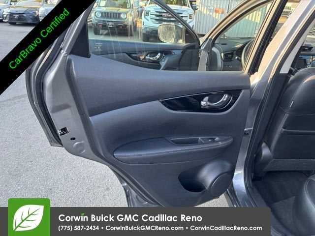 2022 Nissan Rogue Sport SL AWD Xtronic CVT