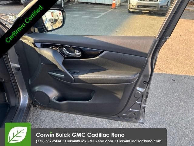 2022 Nissan Rogue Sport SL AWD Xtronic CVT