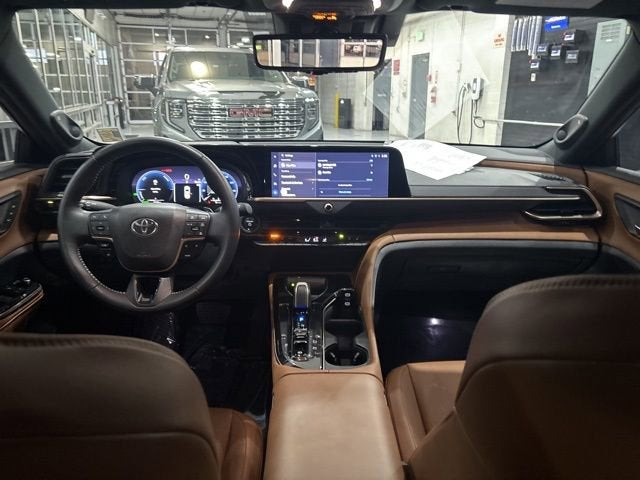 2025 Toyota Crown Signia Limited