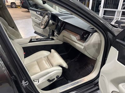 2019 Volvo XC60 Inscription