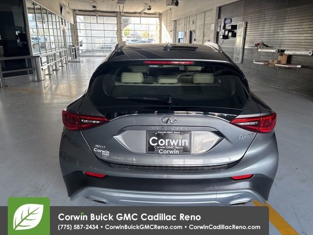 2018 INFINITI QX30 Premium