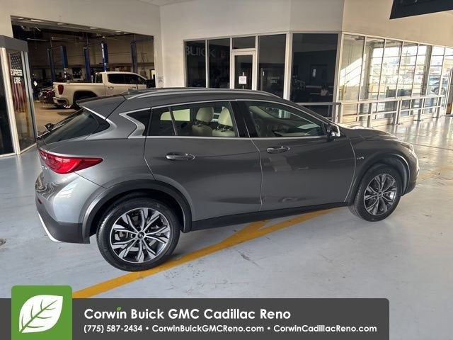 2018 INFINITI QX30 Premium